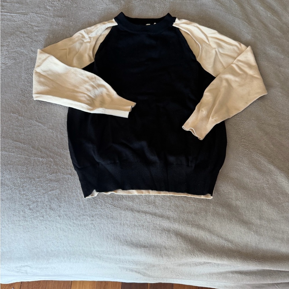 🆕Avantlook Black and cream Cold Shoulder Top new - Picture 5 of 13
